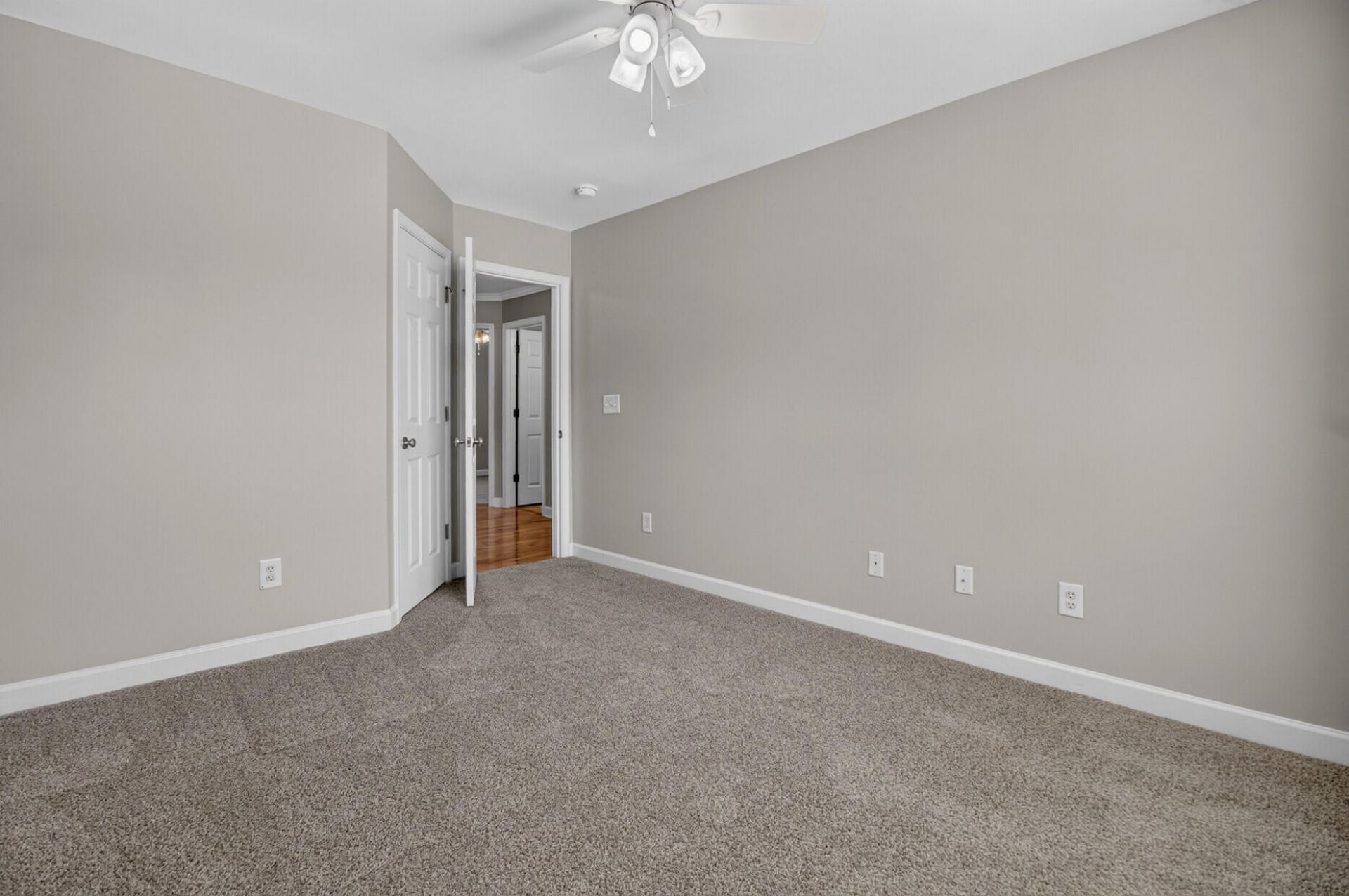 1038 Sterling Lane Photo 30