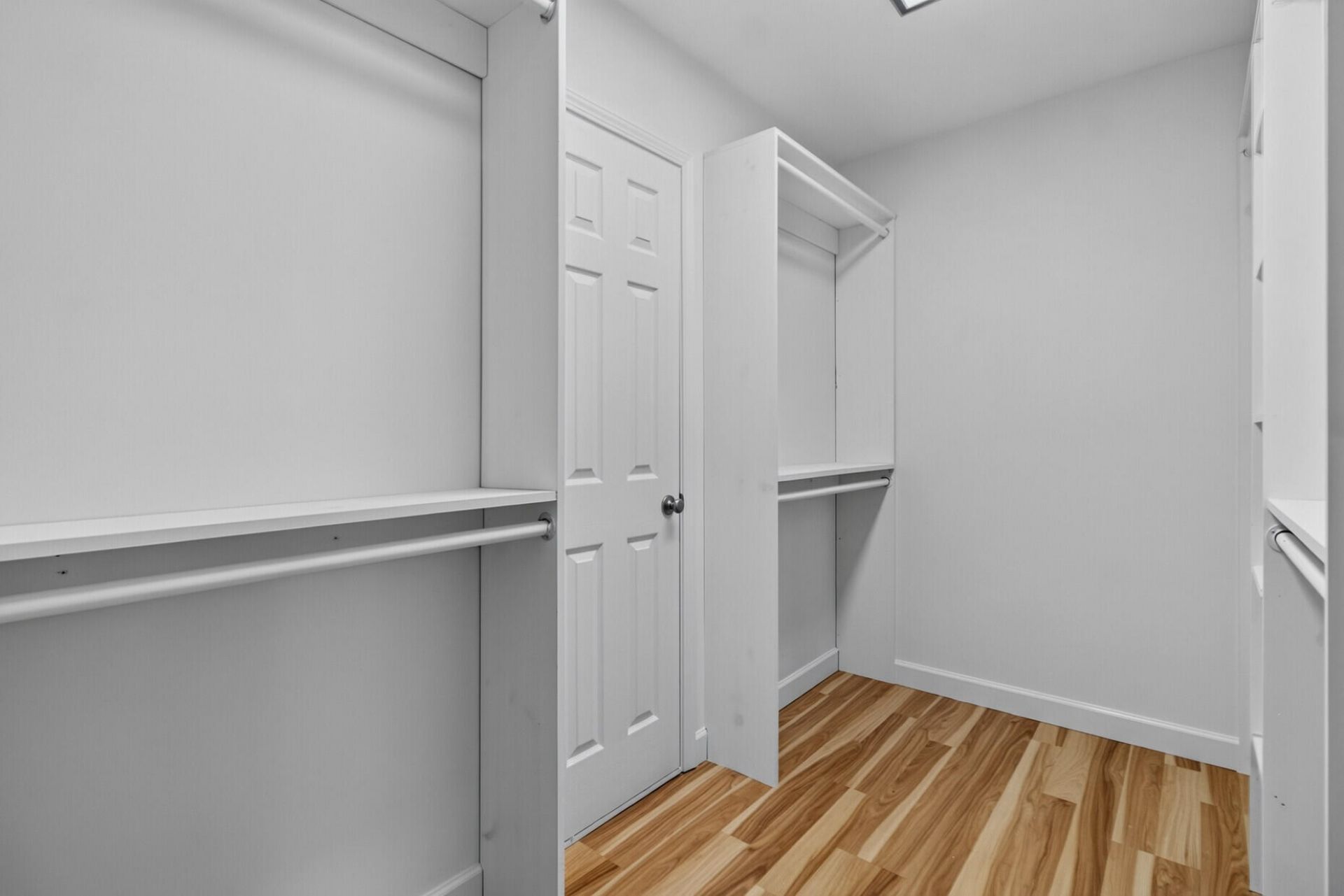 1038 Sterling Lane Photo 8