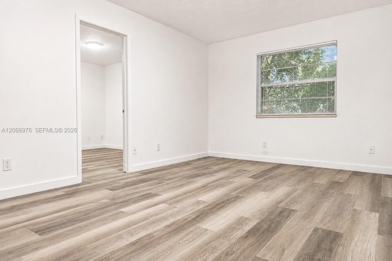 411 SE 10th St , Unit 4, Hallandale Beach, FL 33009 Photo