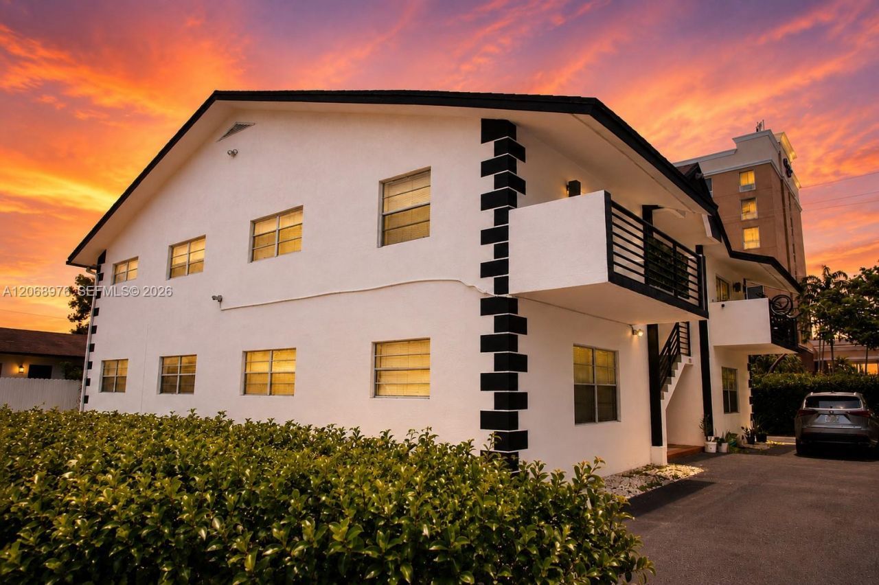 411 SE 10th St , Unit 4, Hallandale Beach, FL 33009 Photo