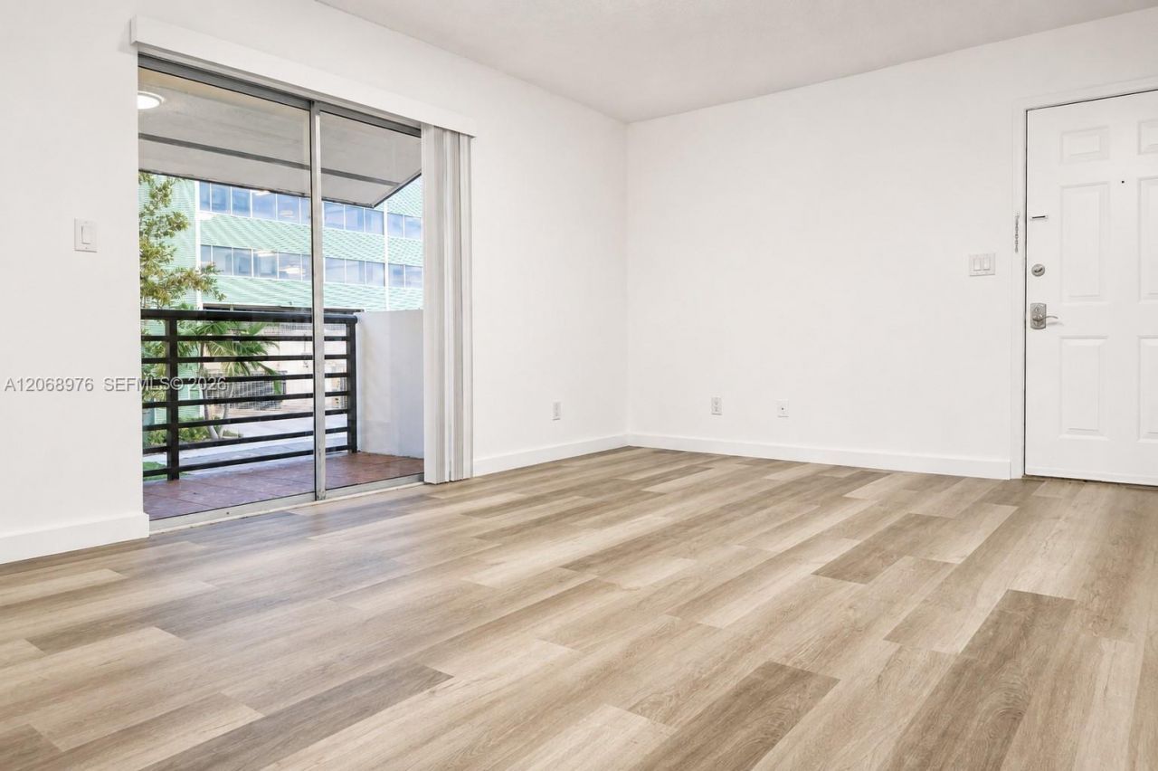 411 SE 10th St , Unit 4, Hallandale Beach, FL 33009 Photo