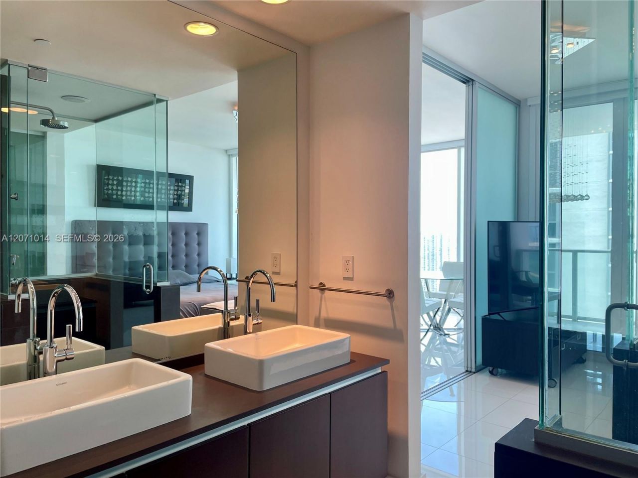 1040 Biscayne Blvd , Unit 3305, Miami, FL 33132 Photo