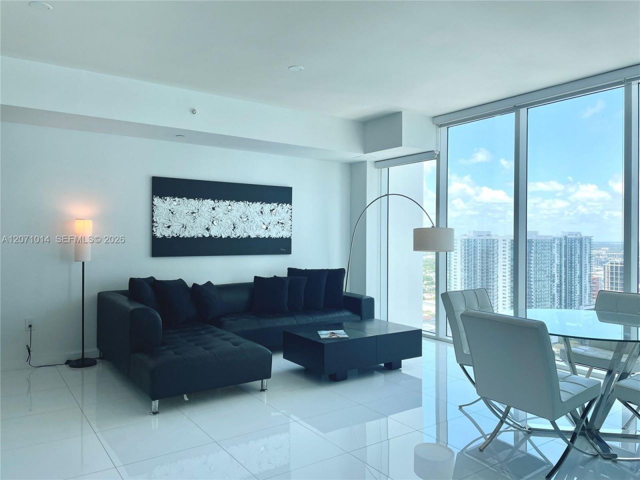 1040 Biscayne Blvd , Unit 3305, Miami, FL 33132 Photo