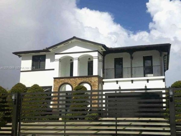 19706 SW 130th Ave , Miami, FL 33177