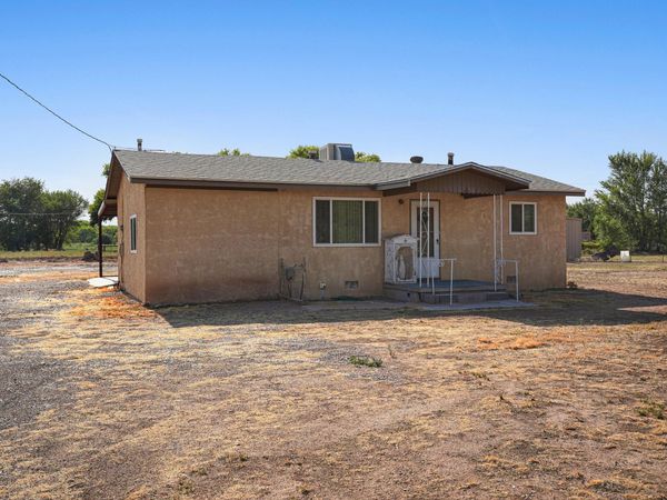 3 Ernesto Lane , Los Lunas, NM 87031
