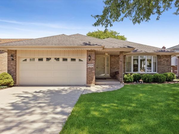 10709 S Washington Street , Oak Lawn, IL 60453
