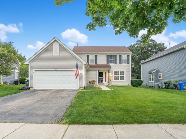 525 Arlington Lane , South Elgin, IL 60177