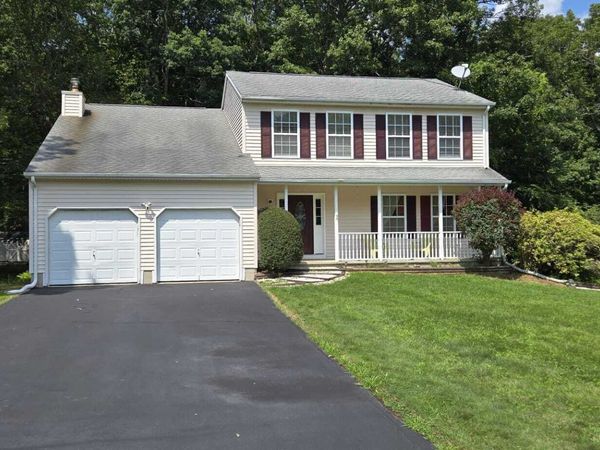 15 Sparrow, Montville, CT 06370