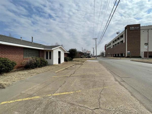 112 S Highland Avenue, Cushing, OK 74023