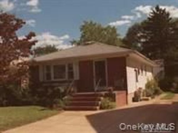 69 Wright Avenue , Lynbrook, NY 11563