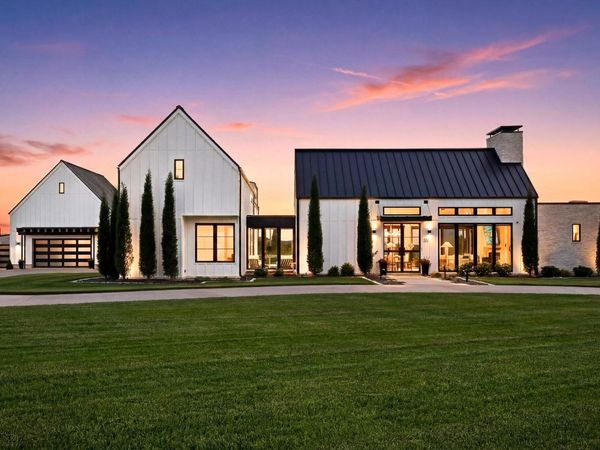 221 E Wisteria Lane , Ozark, MO 65721