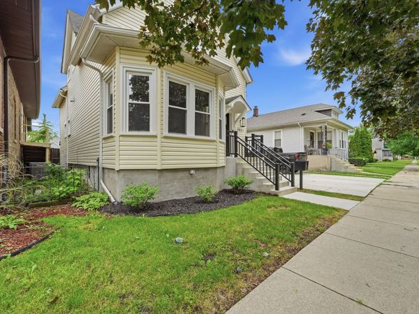 2621 Orchard Street , Blue Island, IL 60406