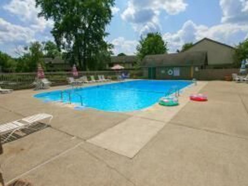 92 Stornoway Drive W, Unit 92B, Columbus, OH 43213 Photo 18