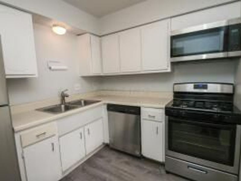 92 Stornoway Drive W, Unit 92B, Columbus, OH 43213 Photo 9