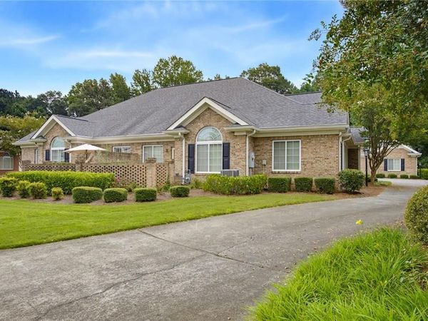 4704 Rose Arbor Drive NW, Unit 8, Acworth, GA 30101