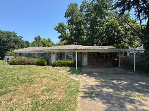 212 S Wheeler Avenue S, Sallisaw, OK 74955