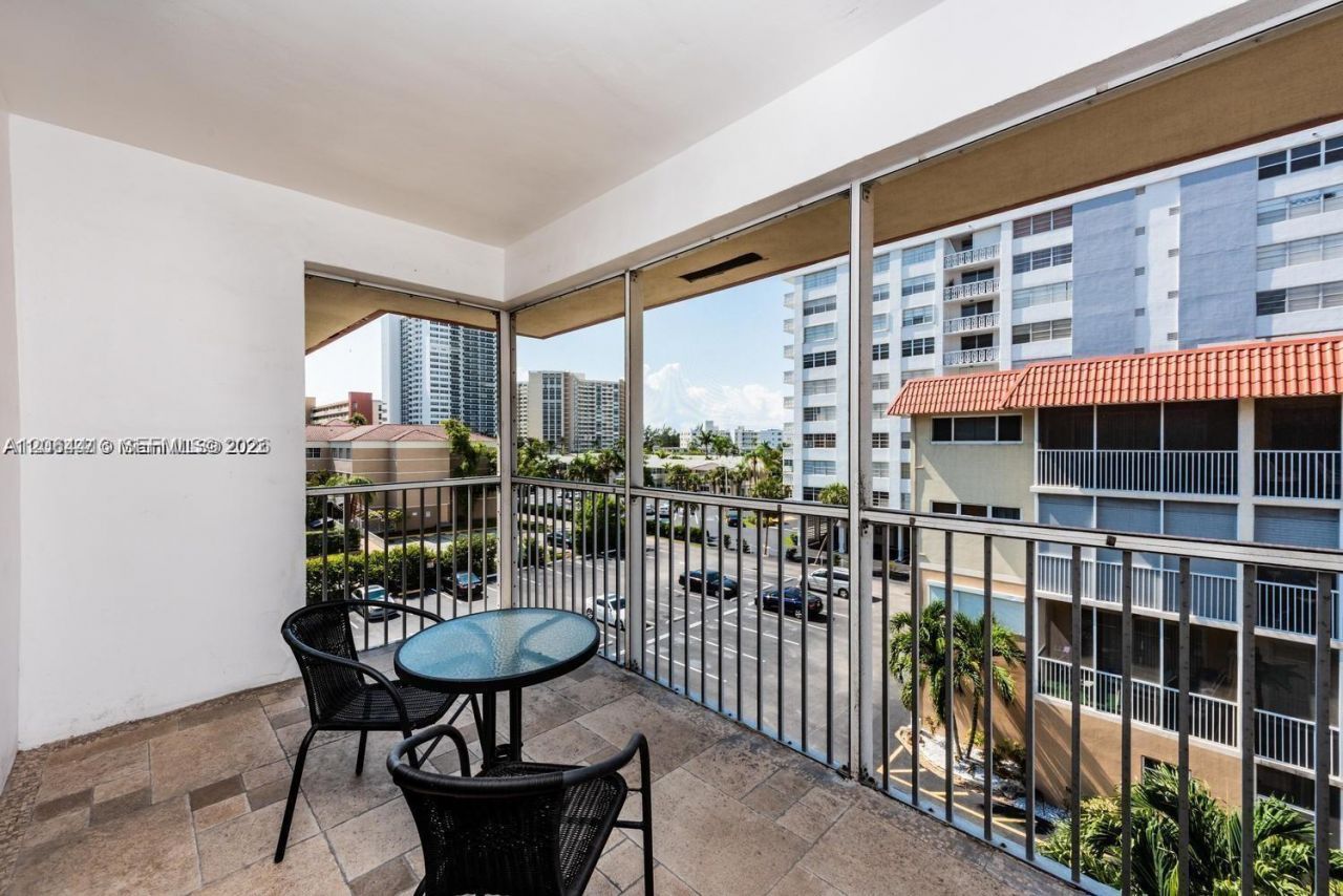 2081 S Ocean Dr , Unit 411, Hallandale Beach, FL 33009 Photo