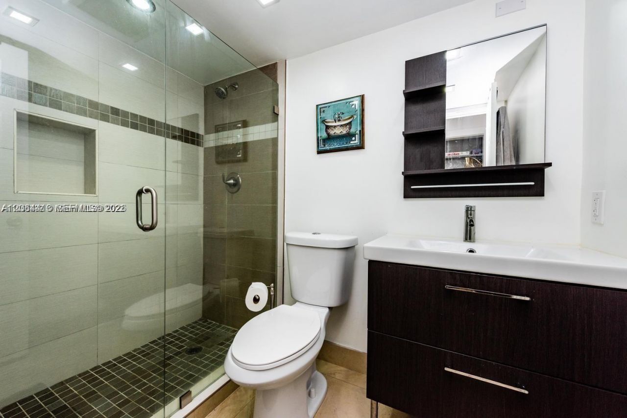 2081 S Ocean Dr , Unit 411, Hallandale Beach, FL 33009 Photo