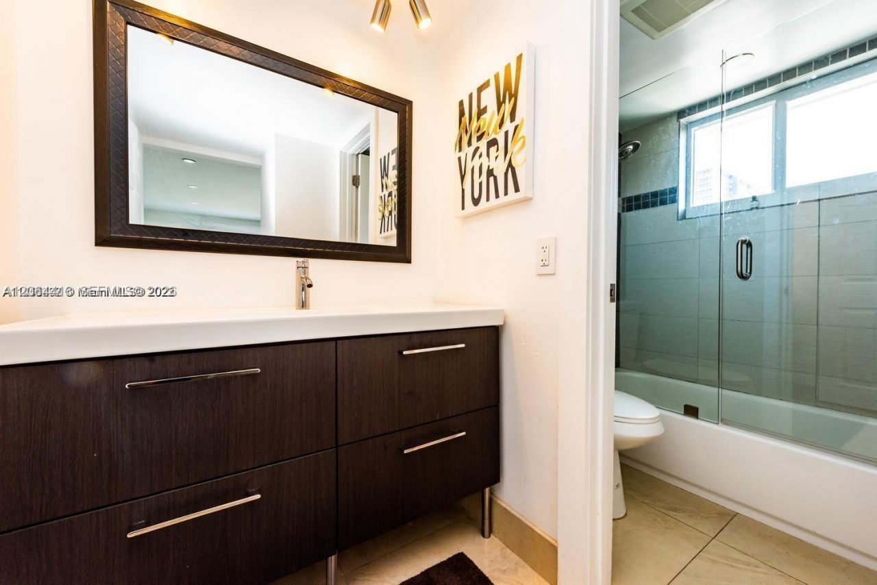 2081 S Ocean Dr , Unit 411, Hallandale Beach, FL 33009 Photo