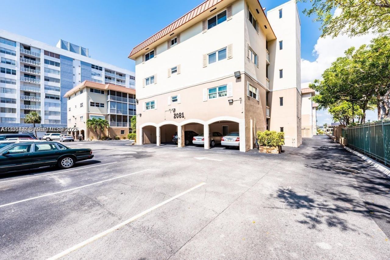 2081 S Ocean Dr , Unit 411, Hallandale Beach, FL 33009 Photo