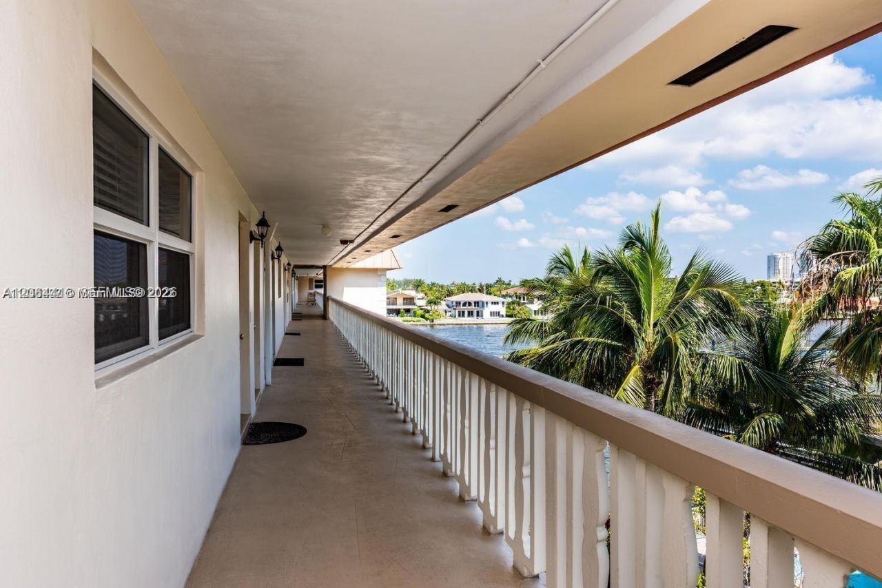 2081 S Ocean Dr , Unit 411, Hallandale Beach, FL 33009 Photo