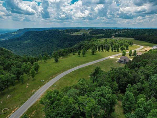 815 River Bluffs Drive, Jasper, TN 37347
