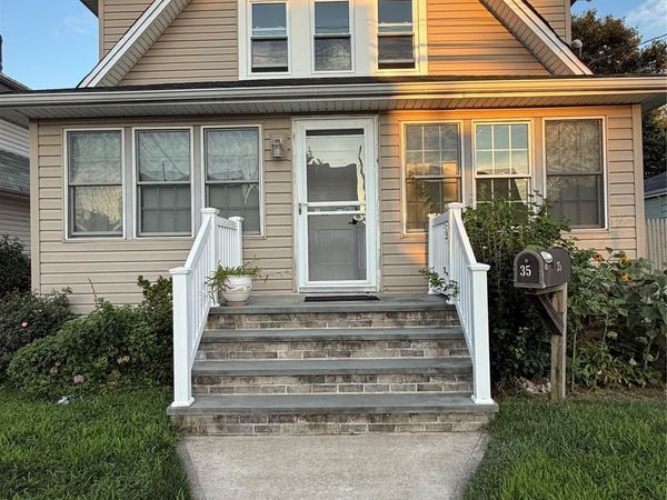 35 S Franklin Ave , Valley Stream, NY 11580