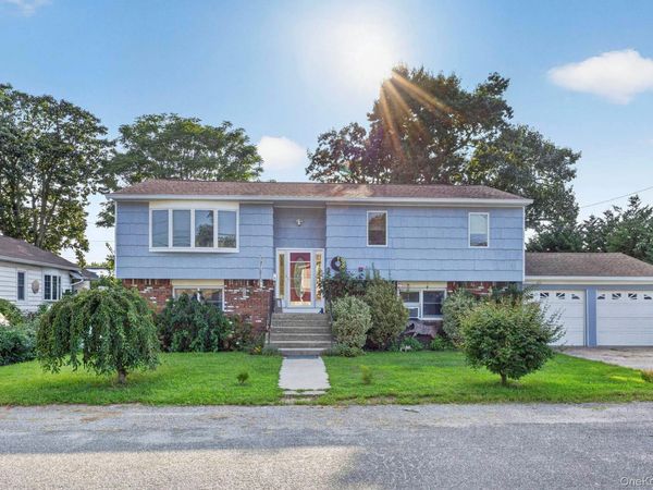 6 17th Street , Bayville, NY 11709