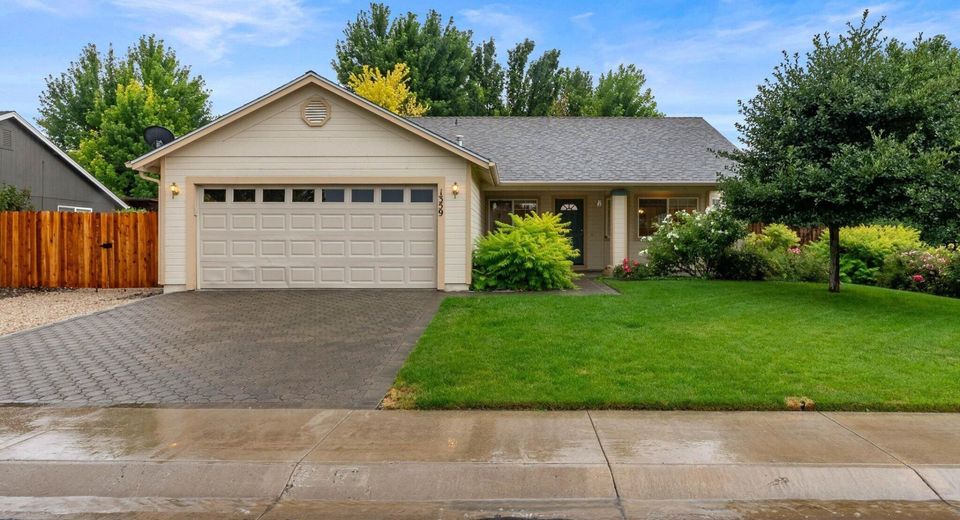 1359 Petar Drive, Gardnerville, NV 89410 Photo