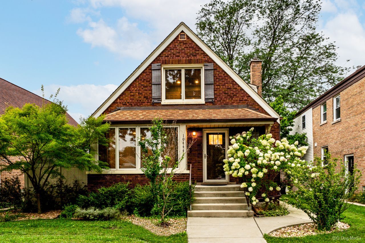 10444 S Troy Street, Chicago, IL 60655 Main Photo