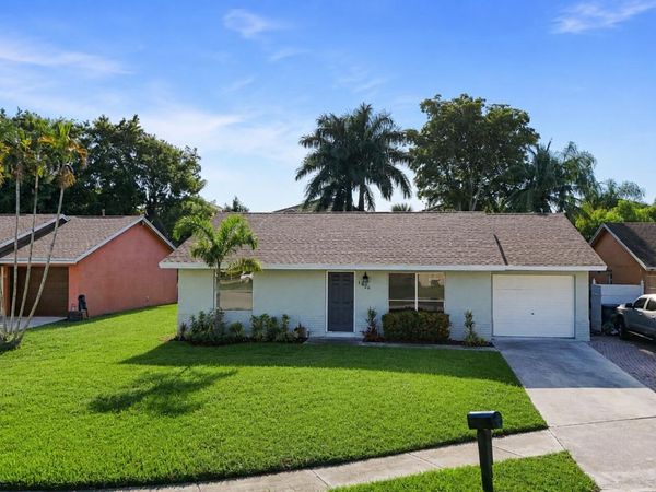 7406 Willow Spring Circle N, Boynton Beach, FL 33436