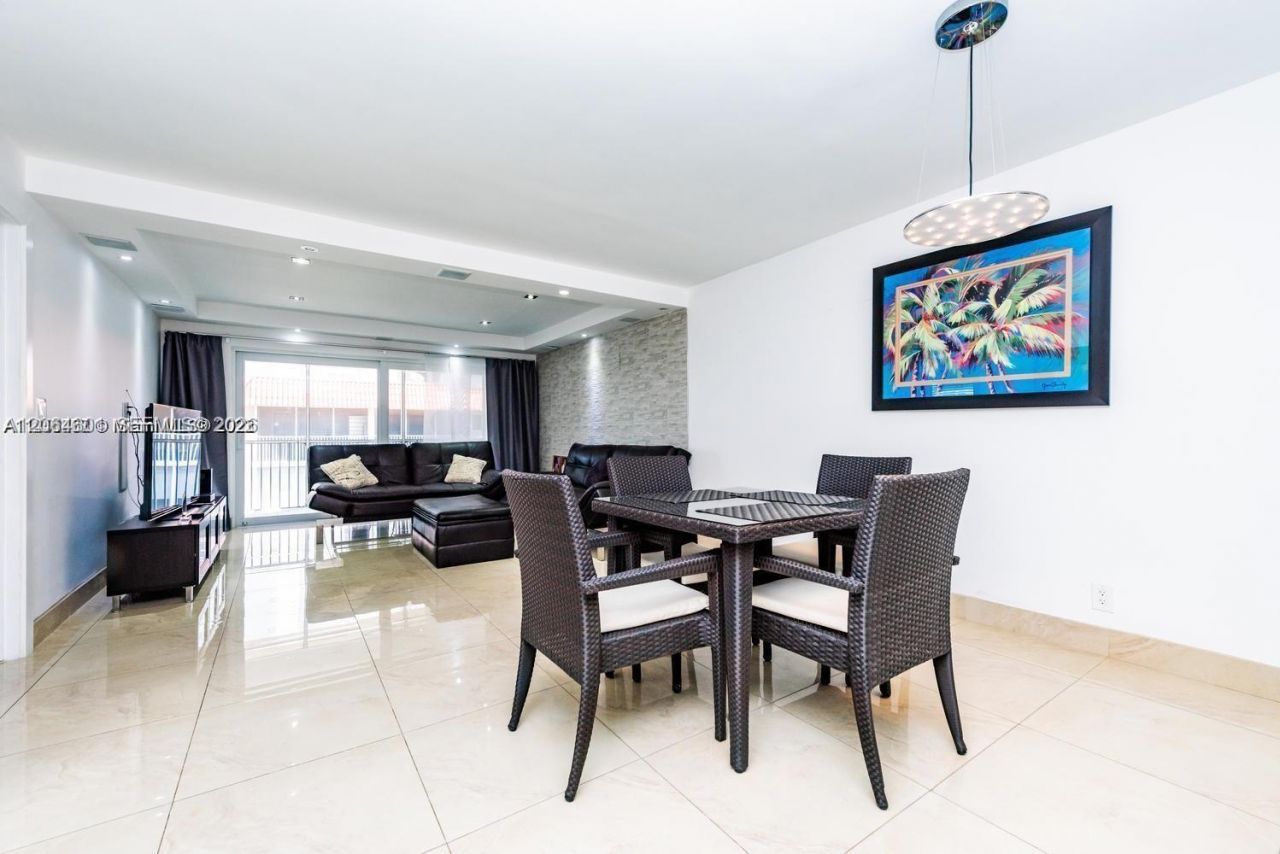 2081 S Ocean Dr , Unit 411, Hallandale Beach, FL 33009 Photo