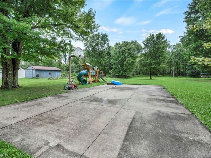 615 Salt Springs Road, Warren, OH 44440 Photo 10