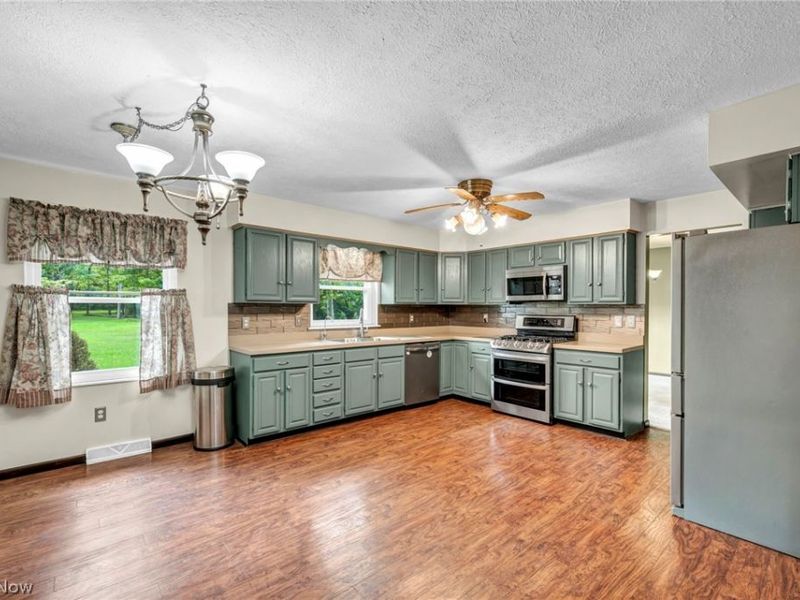 615 Salt Springs Road, Warren, OH 44440 Photo 15