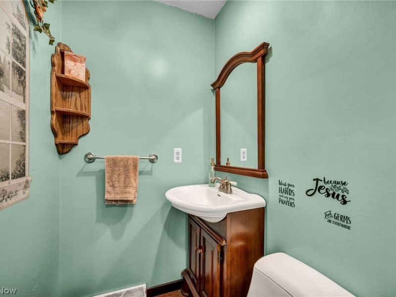 615 Salt Springs Road, Warren, OH 44440 Photo 18