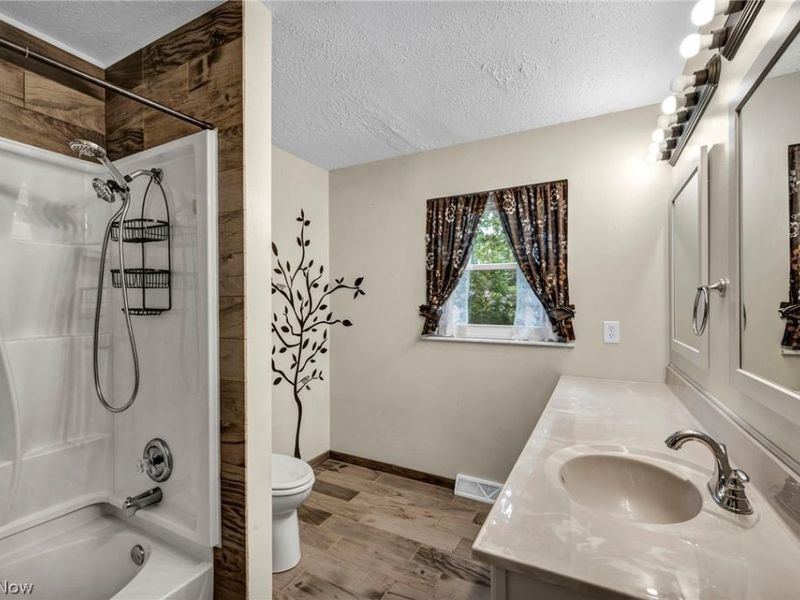 615 Salt Springs Road, Warren, OH 44440 Photo 24