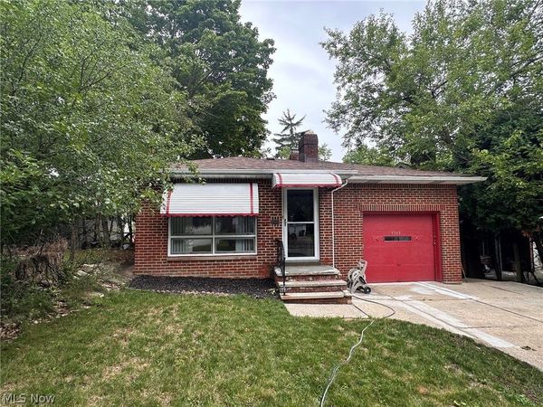 5315 Arch Street , Maple Heights, OH 44137