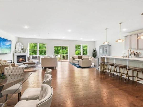 3 Albie Dr, Mountain Lakes, NJ 07046