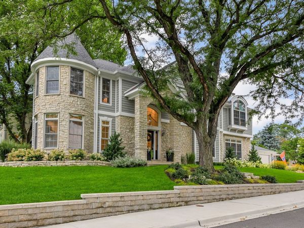 798 Highview Avenue , Glen Ellyn, IL 60137