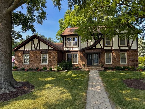 1902 Gigi Lane , Darien, IL 60561