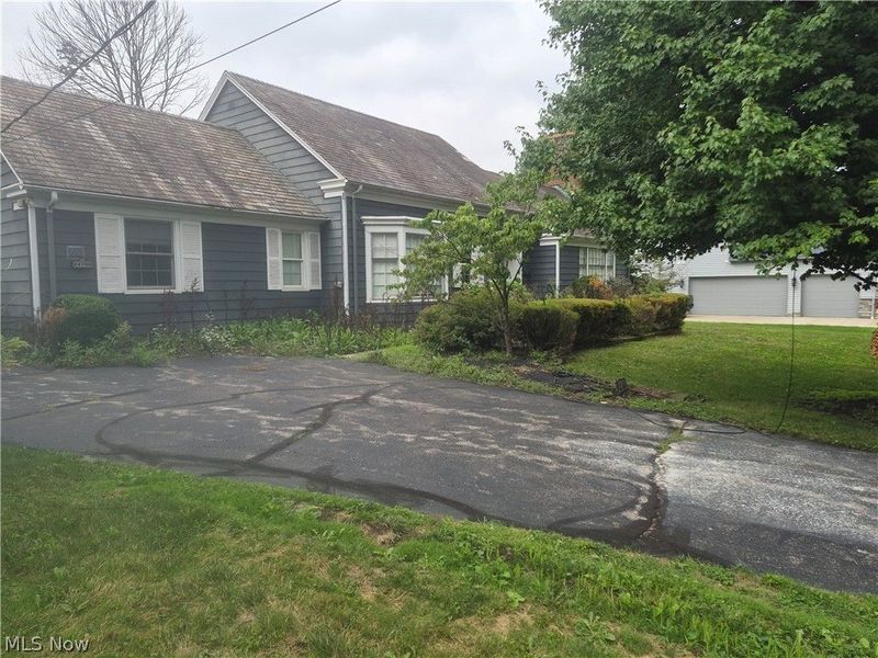 24700 Bryden Road, Beachwood, OH 44122 Photo 2