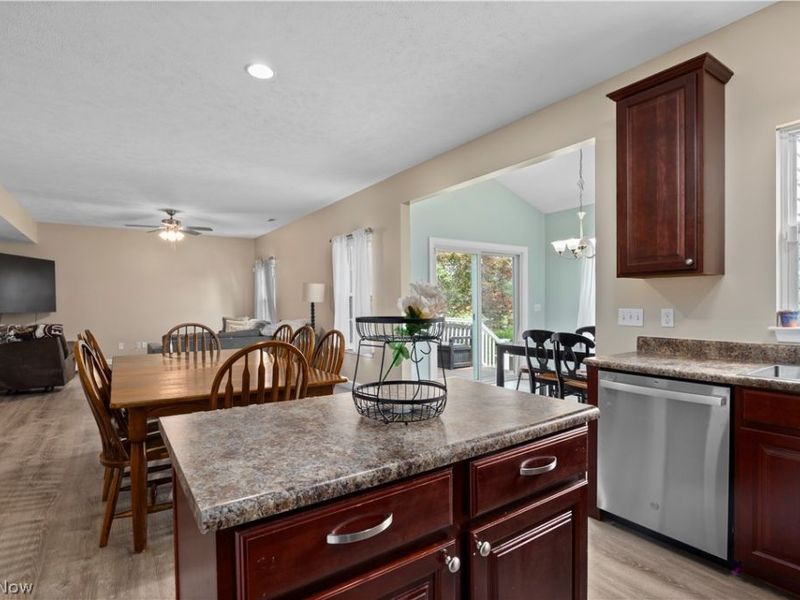 37970 Terrell Drive, North Ridgeville, OH 44039 Photo 4