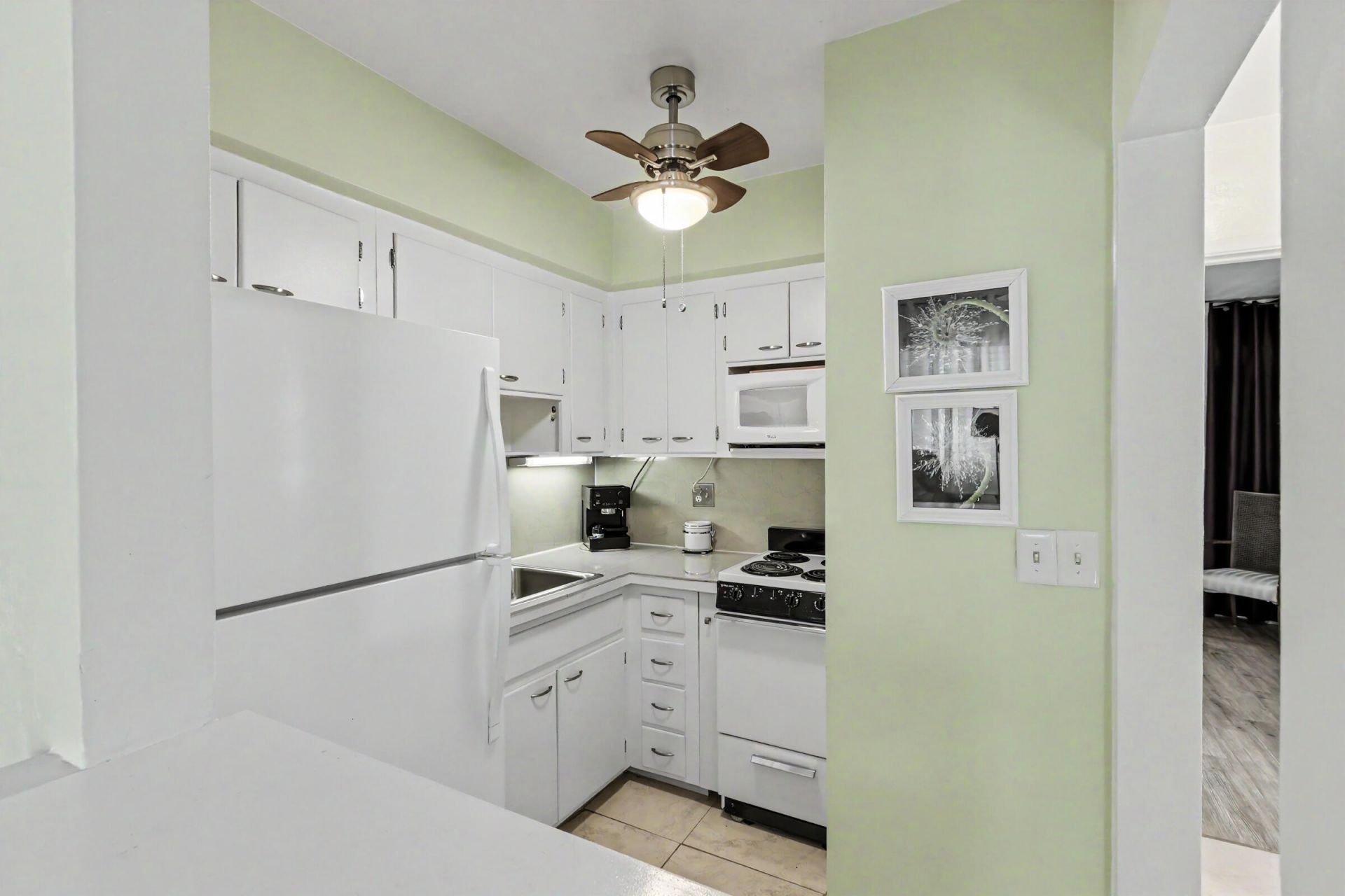 801 Atlantic Shores Boulevard, Unit 104, Hallandale Beach, FL 33009 Photo
