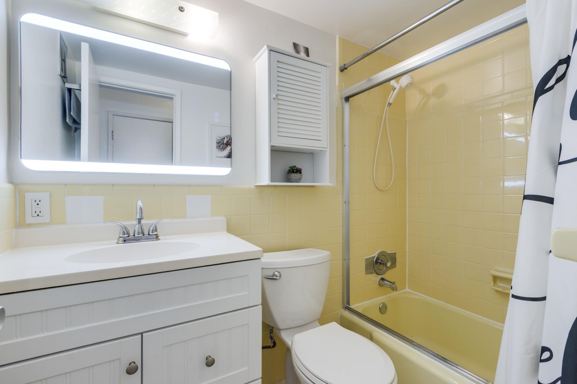 801 Atlantic Shores Boulevard, Unit 104, Hallandale Beach, FL 33009 Photo