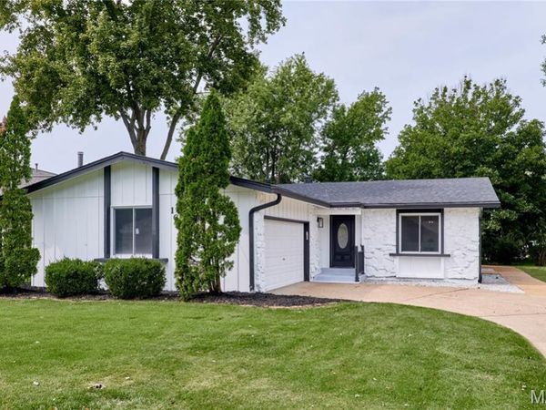 167 Rue Grand Drive, Lake St Louis, MO 63367