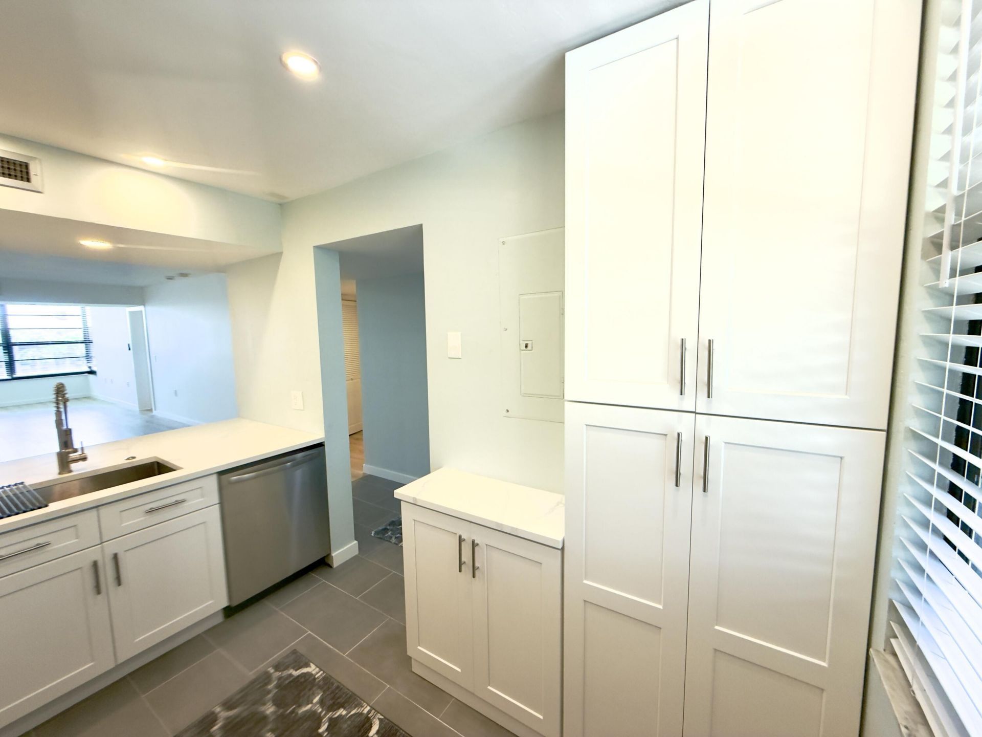 3710 Whitehall Drive, Unit 404, West Palm Beach, FL 33401 Photo