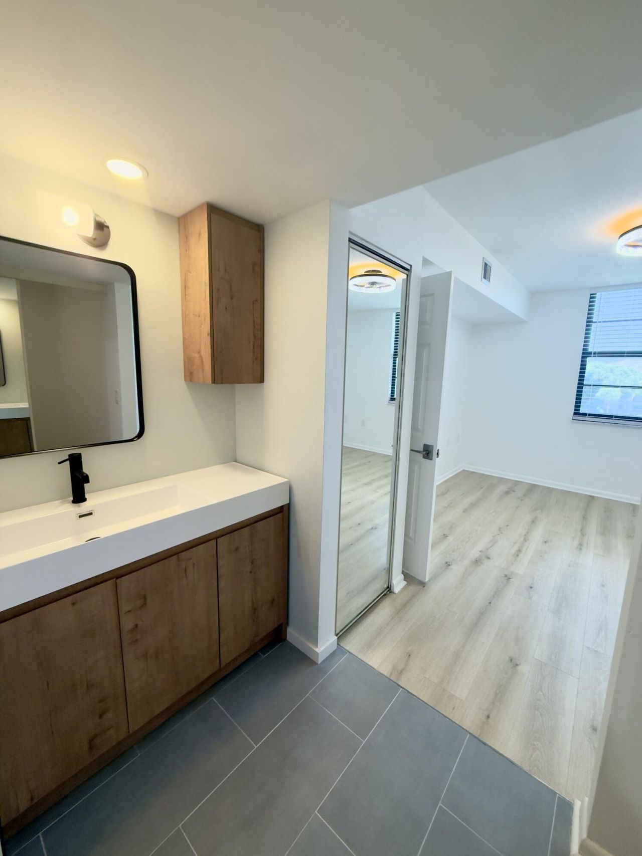 3710 Whitehall Drive, Unit 404, West Palm Beach, FL 33401 Photo