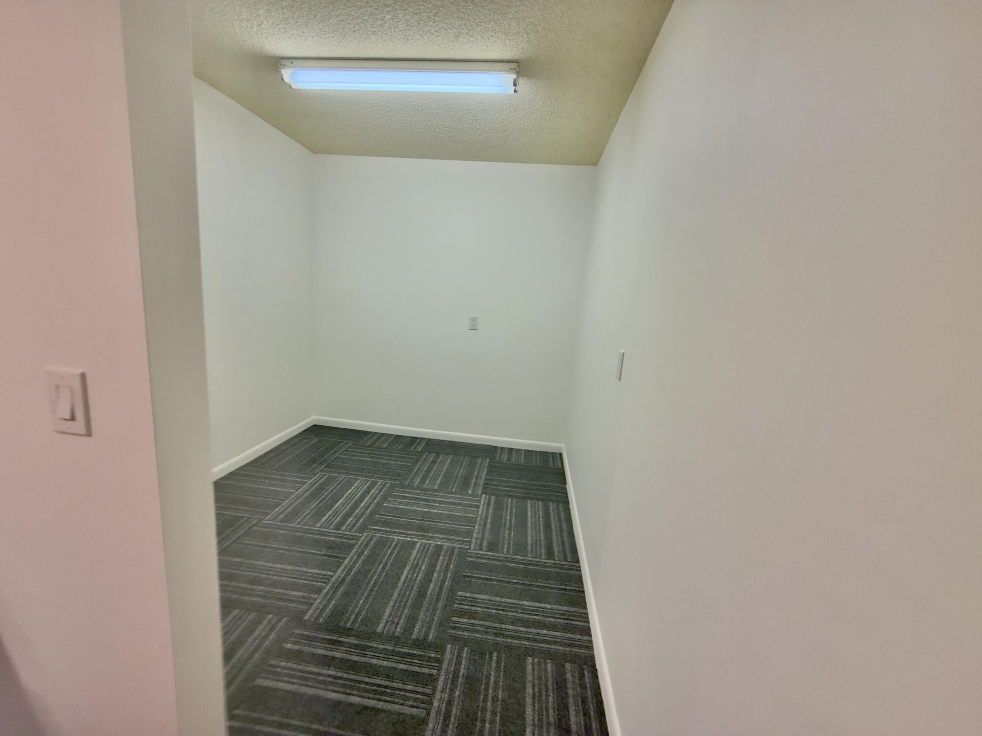 3710 Whitehall Drive, Unit 404, West Palm Beach, FL 33401 Photo