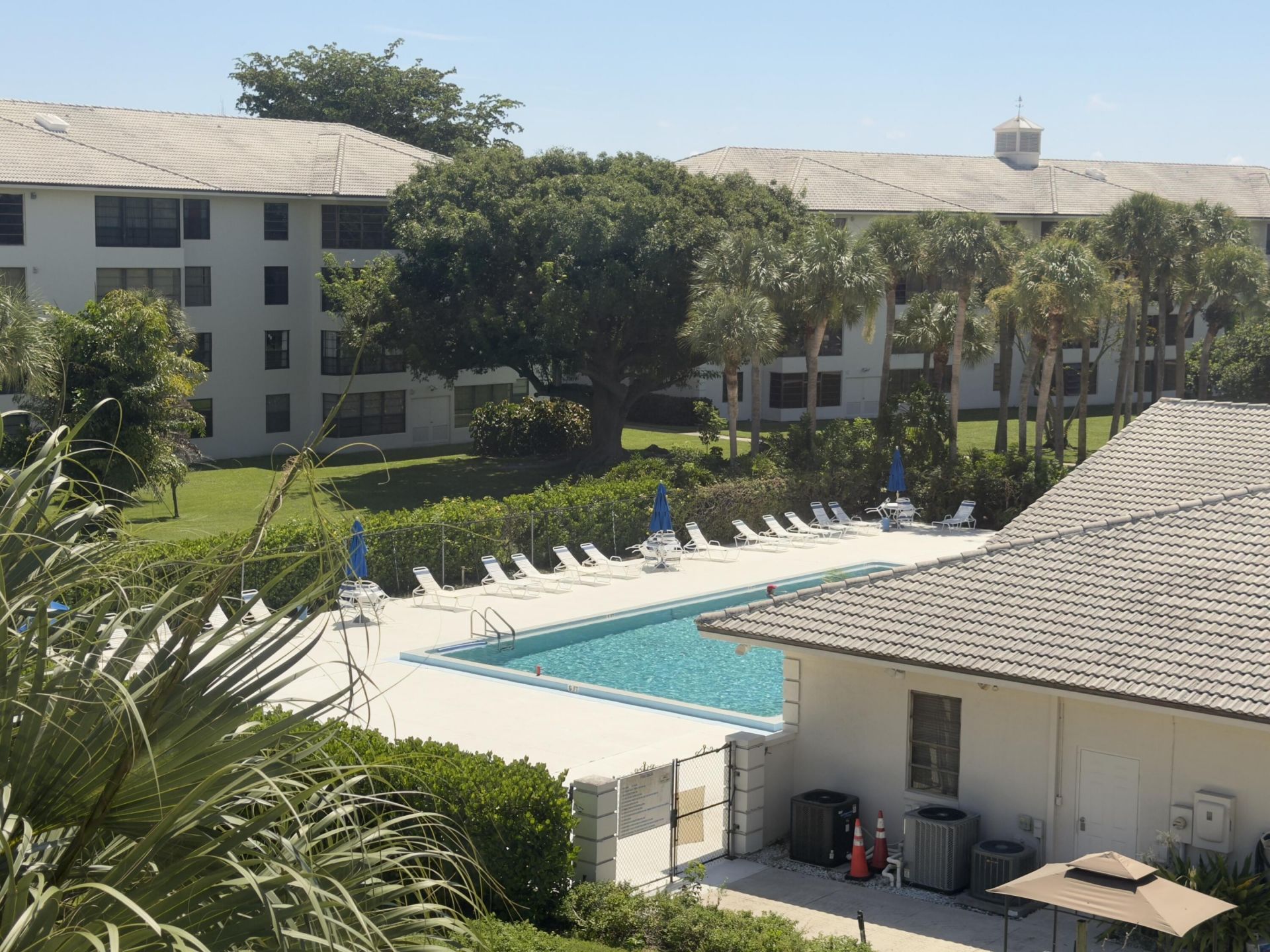 3710 Whitehall Drive, Unit 404, West Palm Beach, FL 33401 Photo