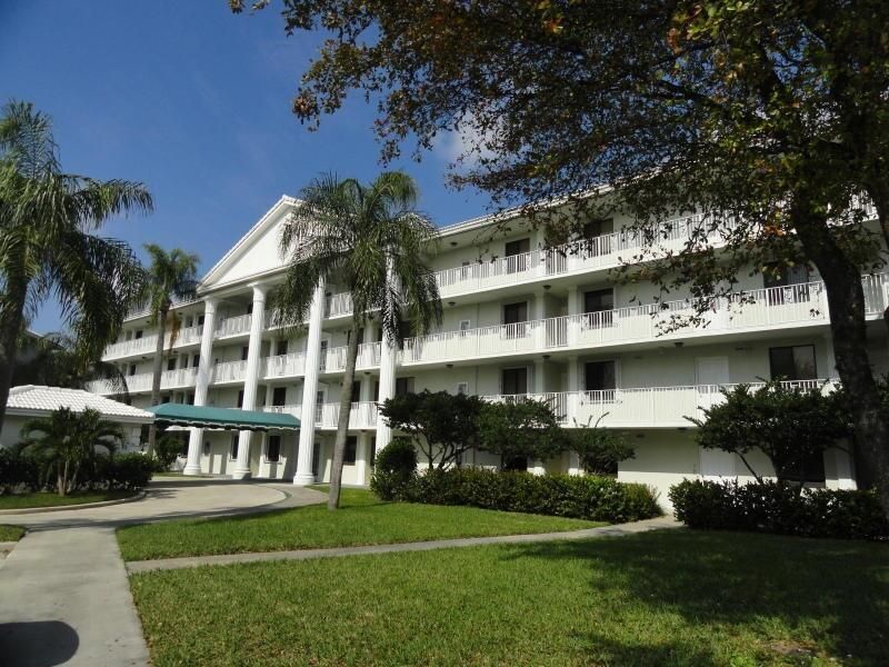 3710 Whitehall Drive, Unit 404, West Palm Beach, FL 33401 Photo